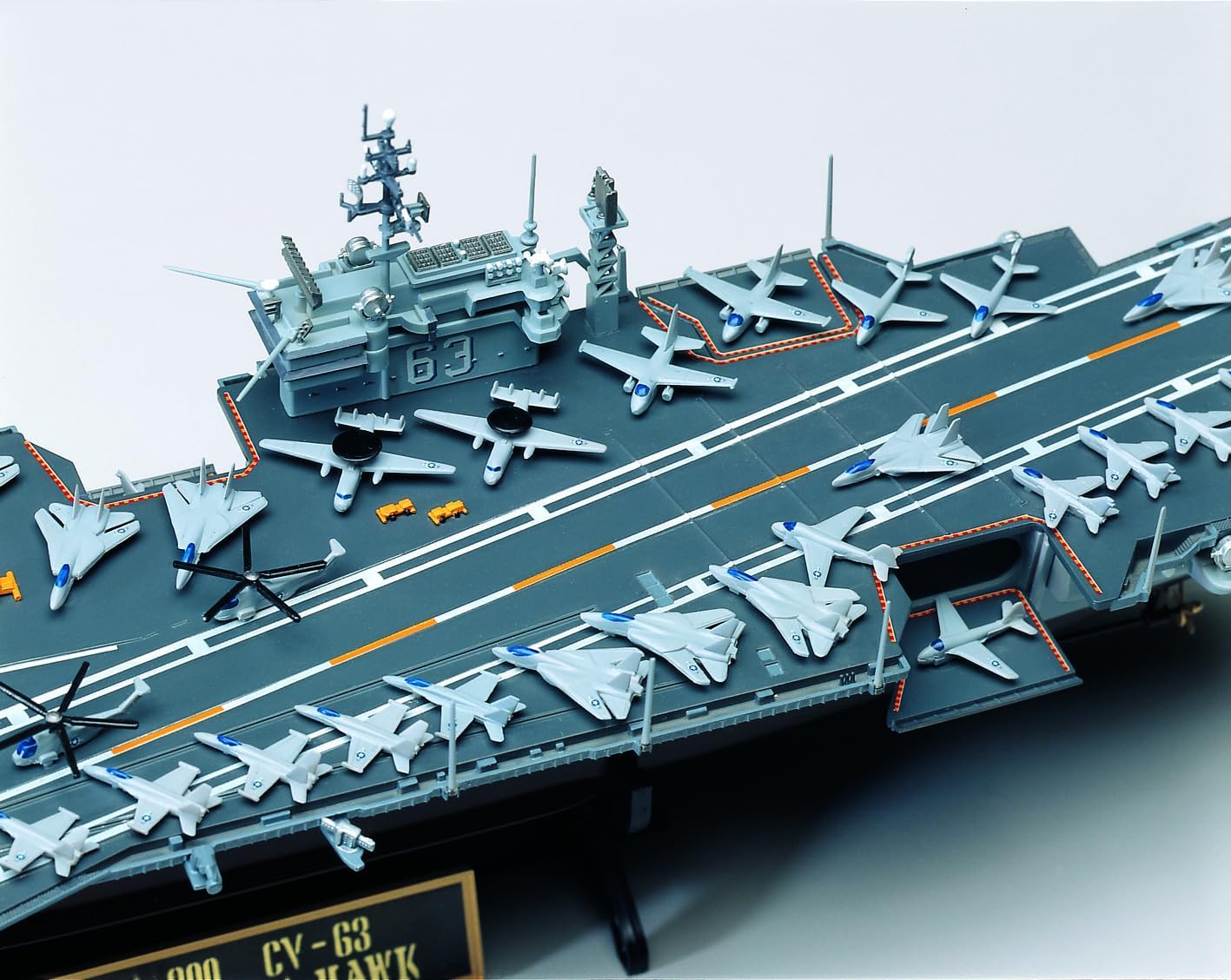USS Kitty Hawk CV-63 Model Kit